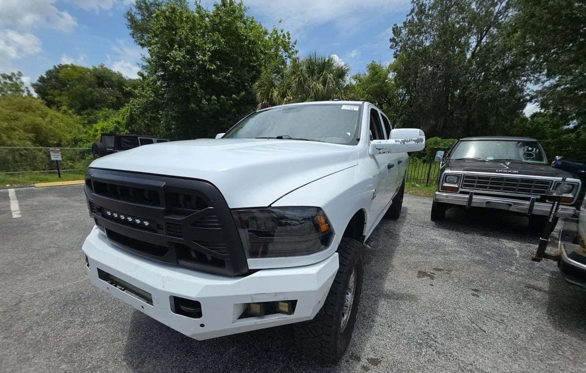 2017 RAM 2500 TRADESMAN CREW CAB LONG BED 2