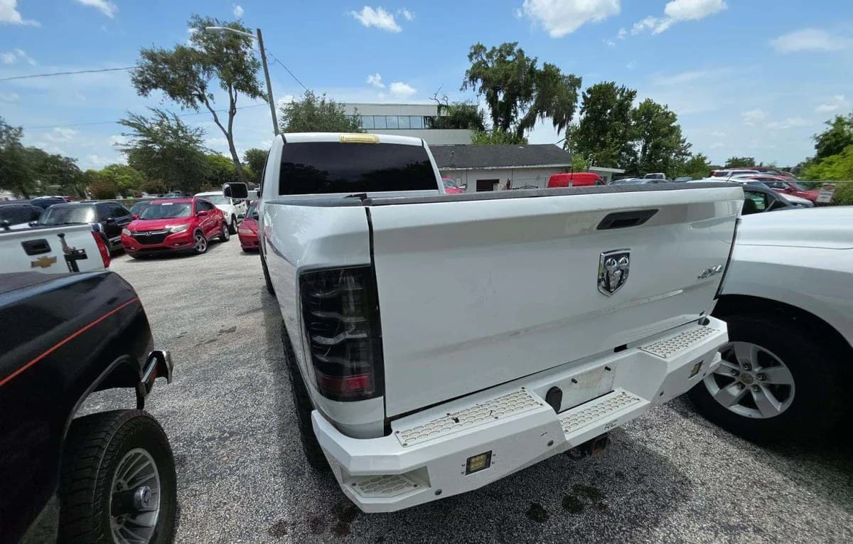 2017 RAM 2500 TRADESMAN CREW CAB LONG BED 3