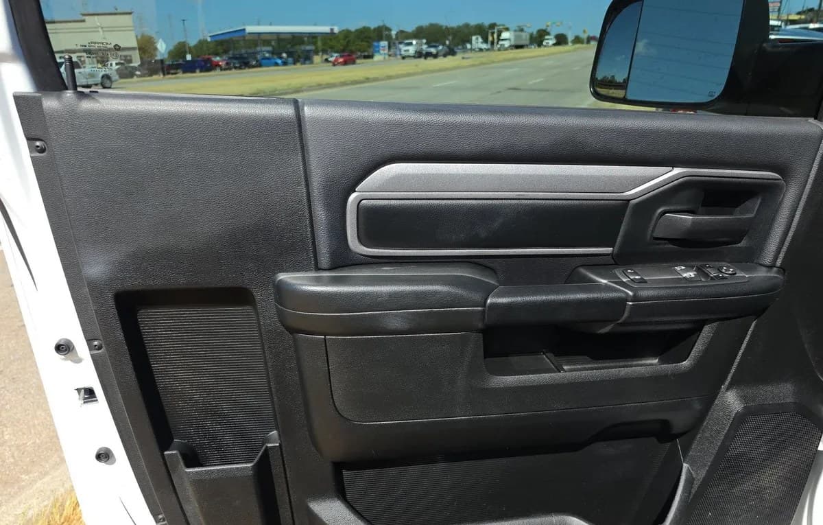 2022 RAM 2500 TRADESMAN REGULAR CAB LONG BED 6