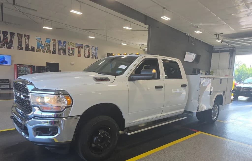 2021 RAM 3500 CAB CHASSIS LIMITED CREW CAB