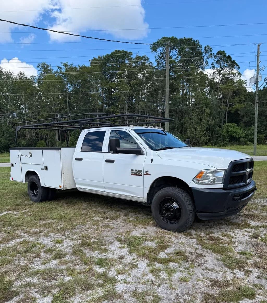 2017 RAM 3500 CAB CHASSIS TRADESMAN CREW CAB DRW 1