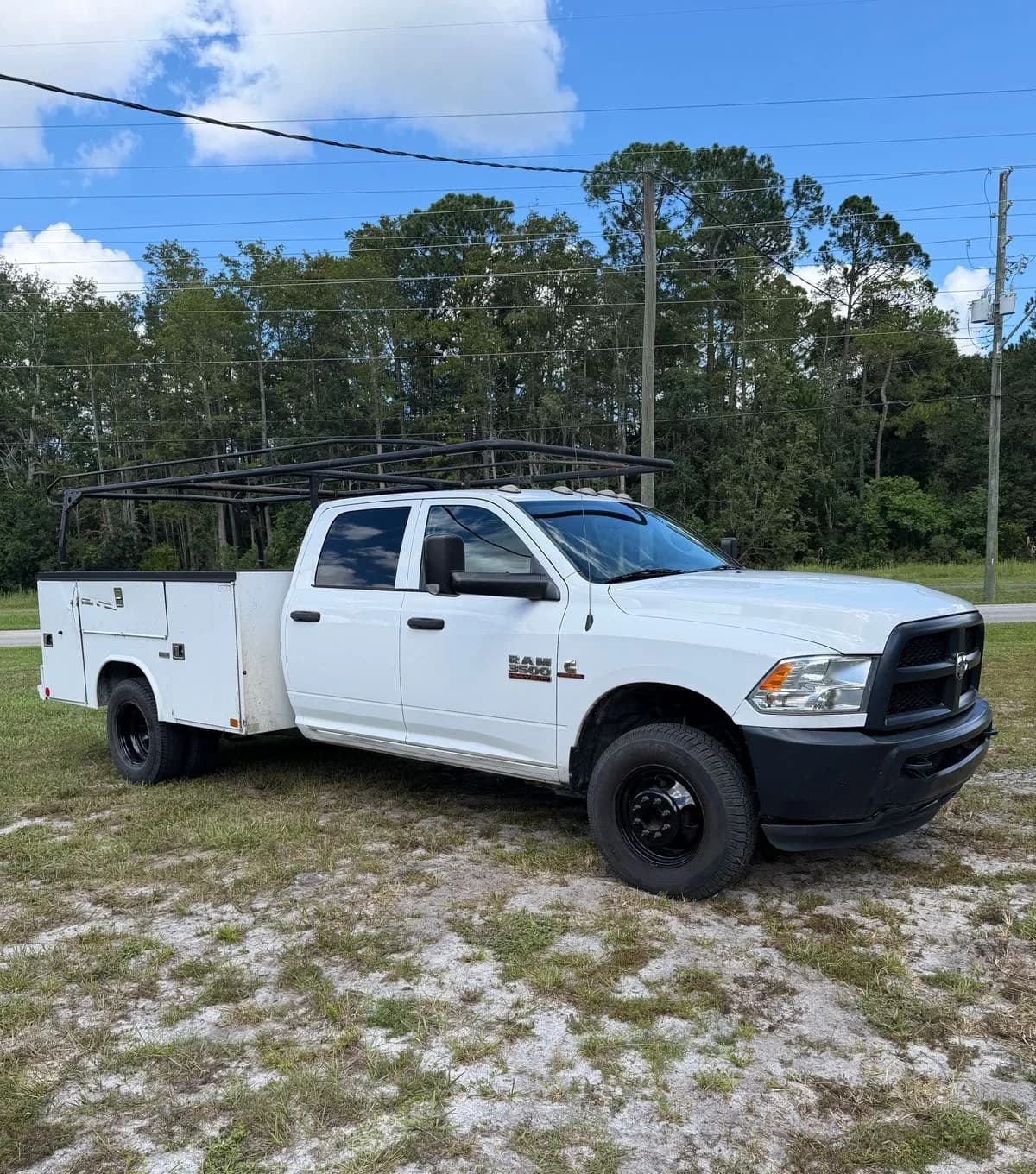 2017 RAM 3500 CAB CHASSIS TRADESMAN CREW CAB DRW 2