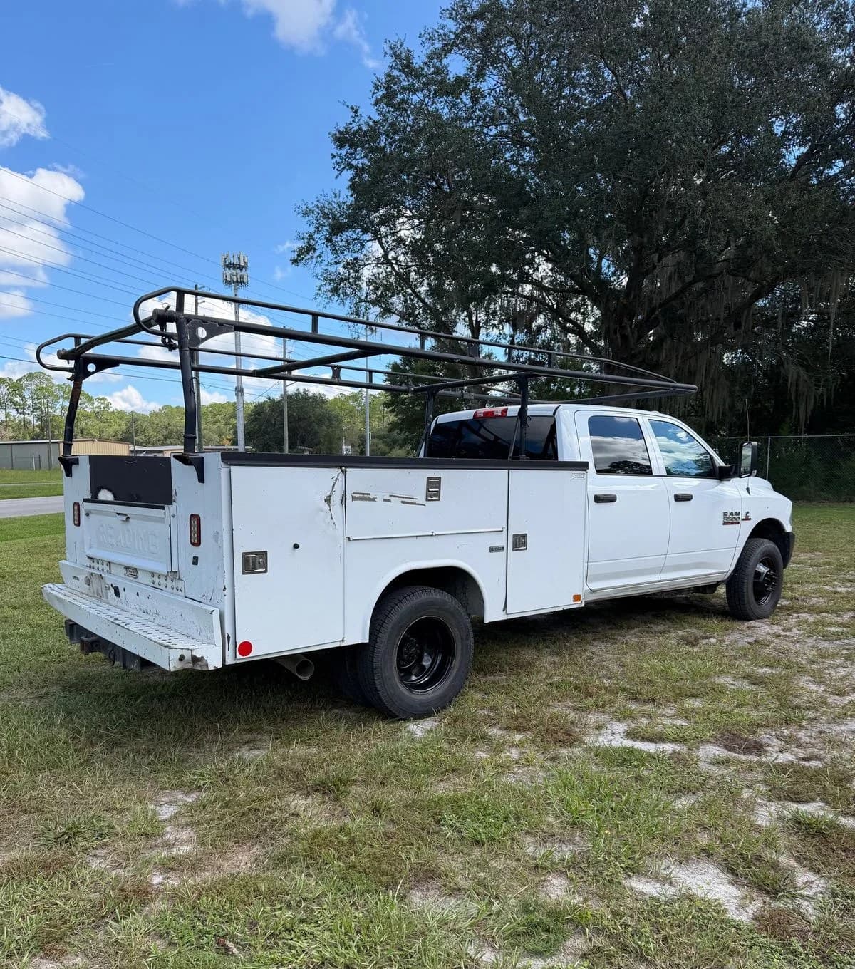 2017 RAM 3500 CAB CHASSIS TRADESMAN CREW CAB DRW 4
