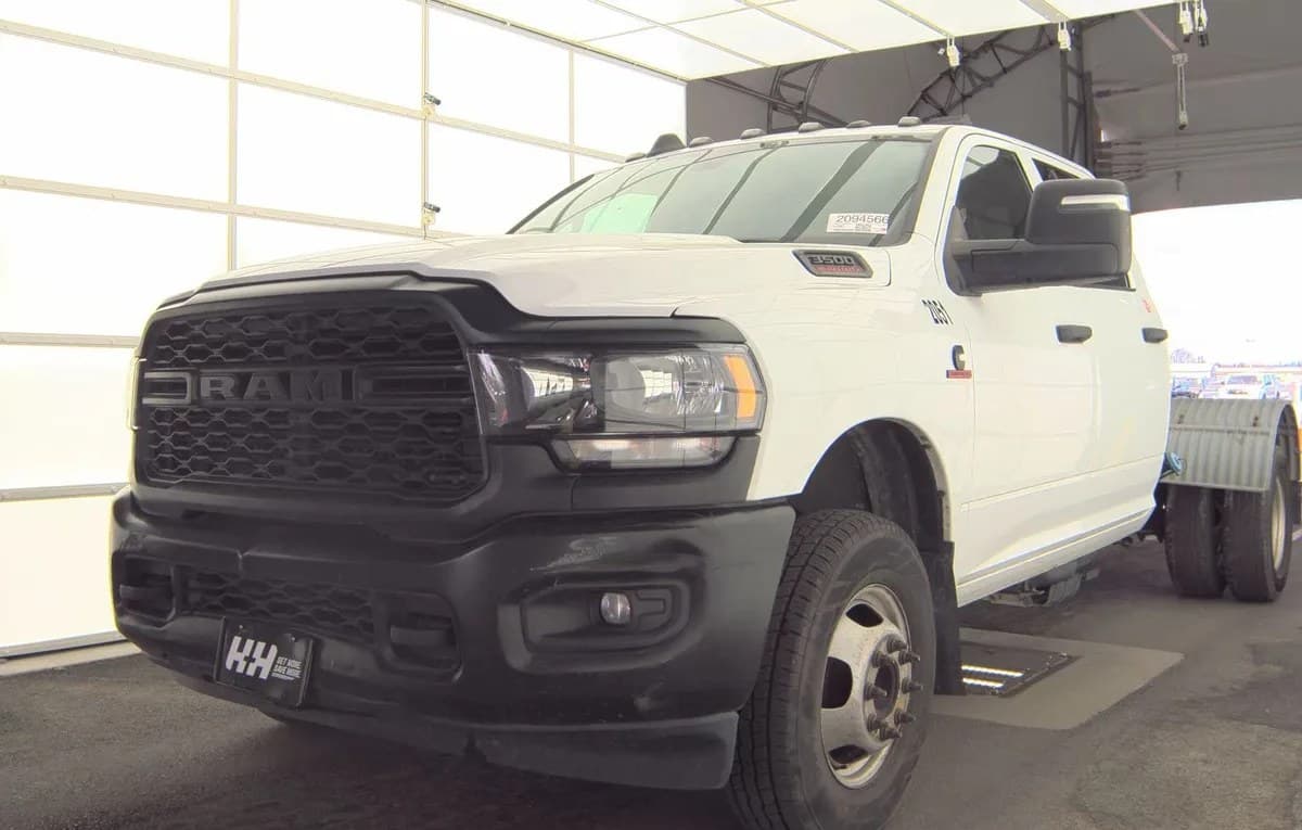 2023 RAM 3500 CAB CHASSIS TRADESMAN CREW CAB DRW 2