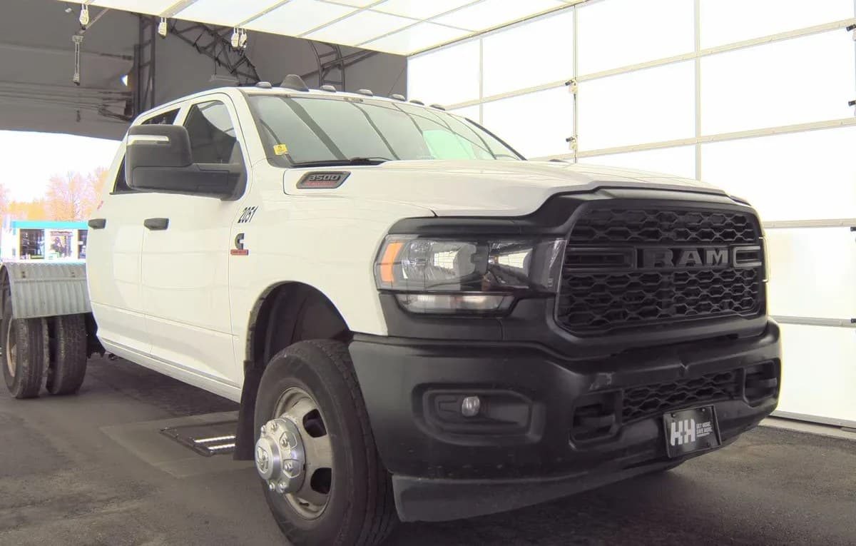 2023 RAM 3500 CAB CHASSIS TRADESMAN CREW CAB DRW 4