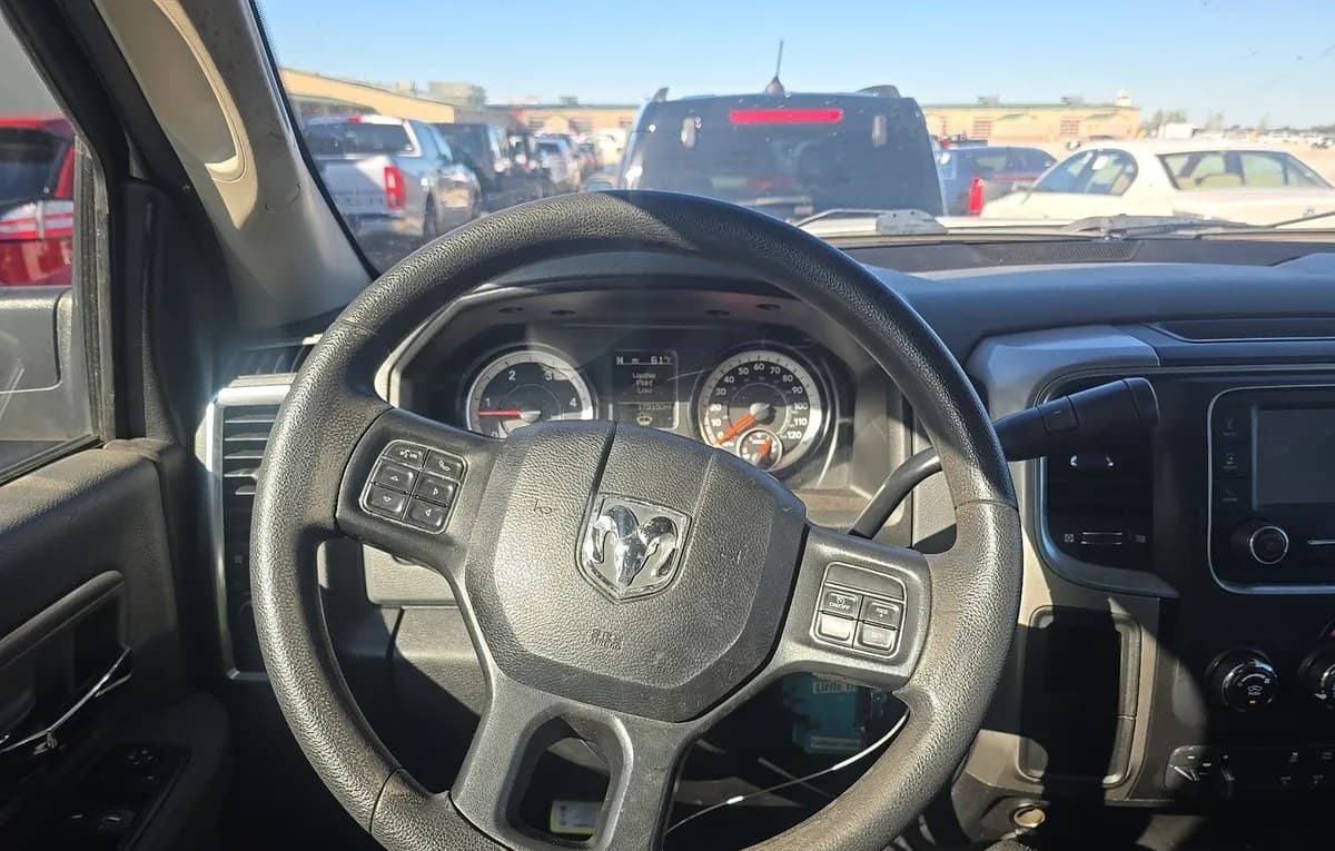 2018 RAM 3500 CAB CHASSIS SLT CREW CAB DRW 7
