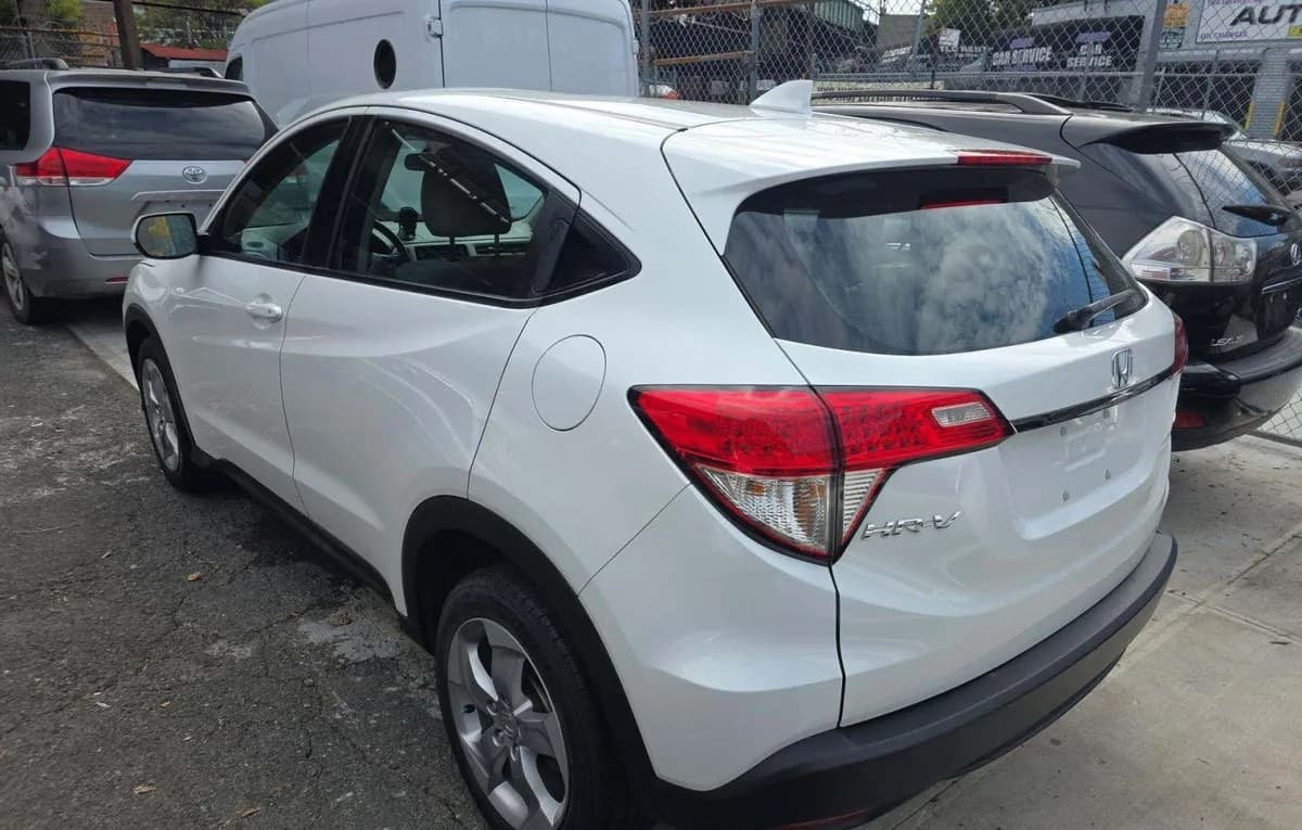 2021 HONDA HR-V LX 3