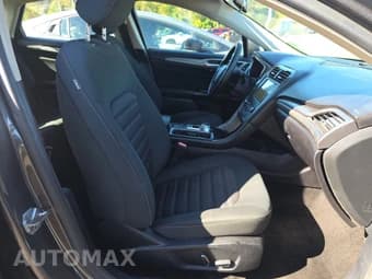 2017 FORD FUSION SE 9