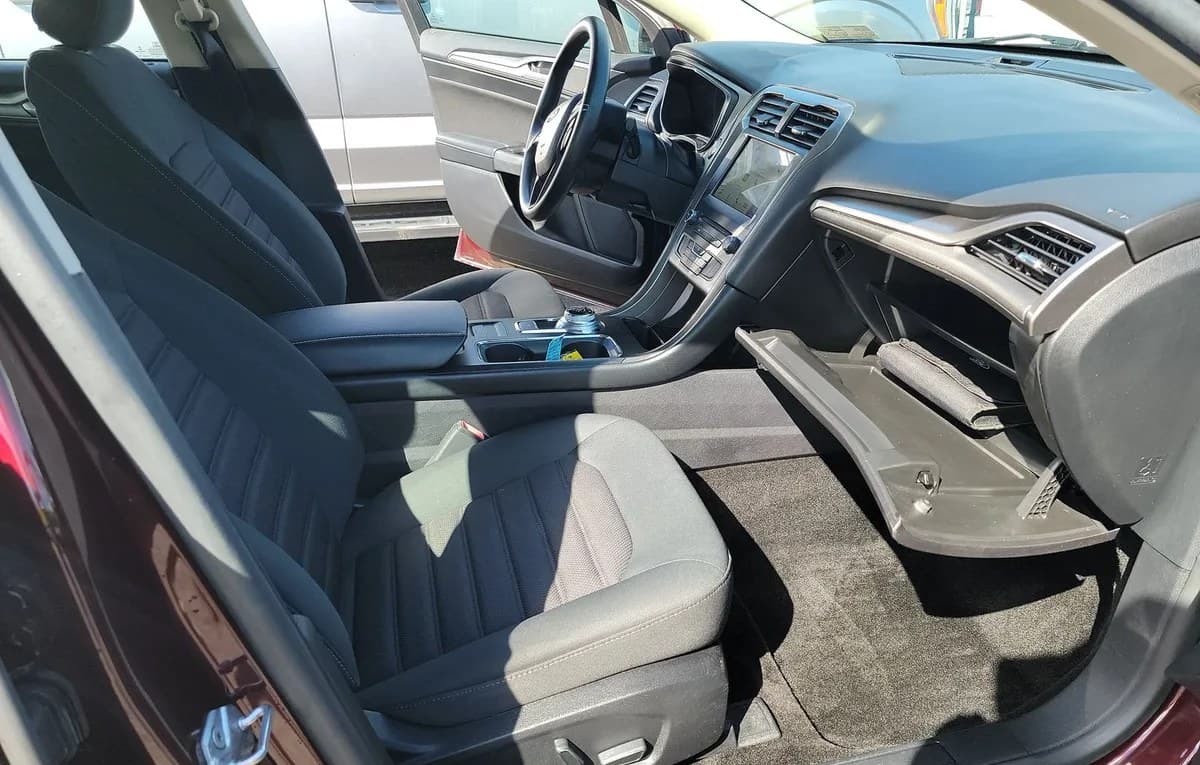 2017 FORD FUSION SE 4