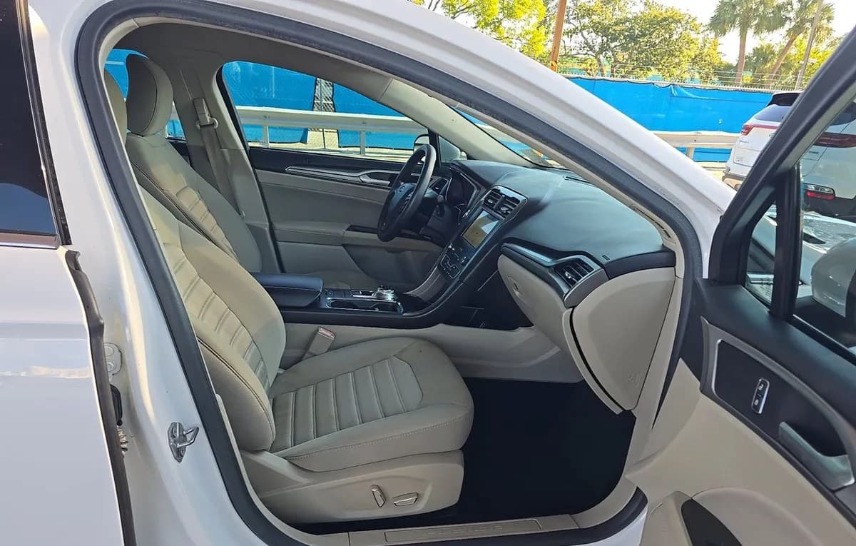 2019 FORD FUSION SE 4