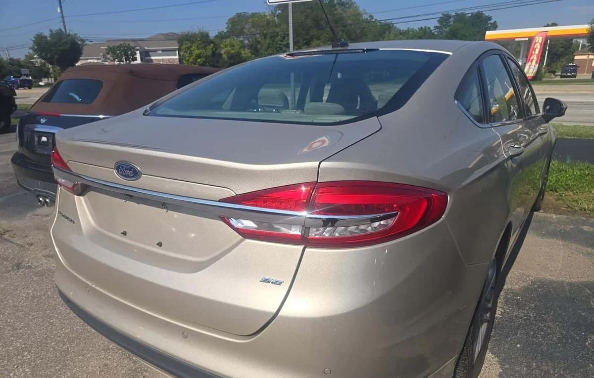 2018 FORD FUSION SE 4