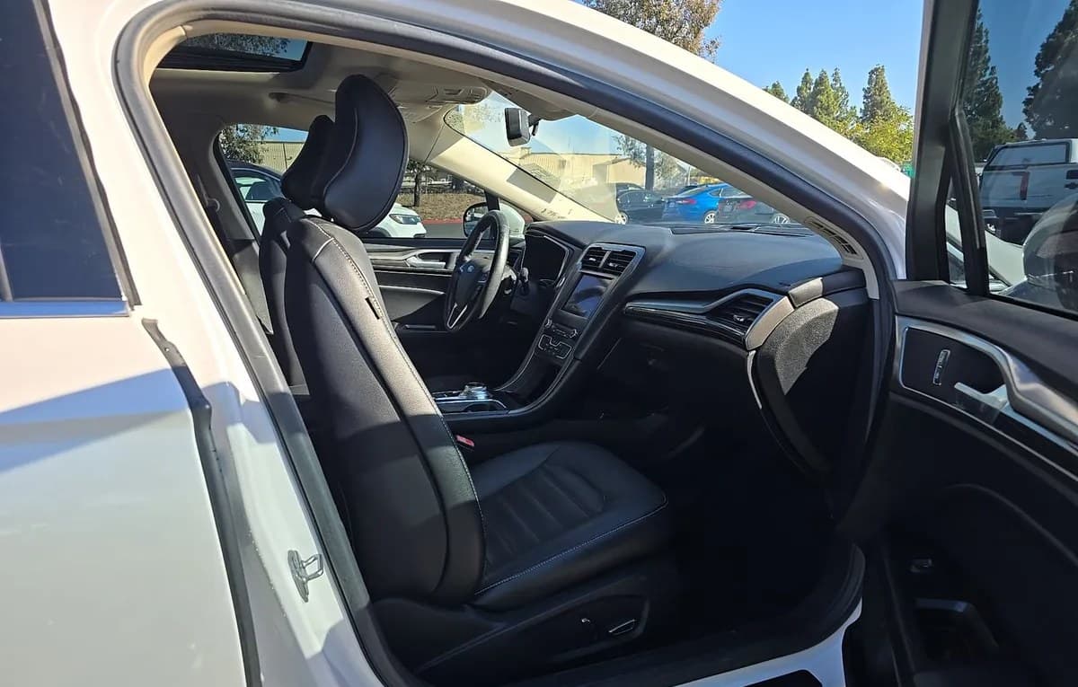 2017 FORD FUSION SE 4
