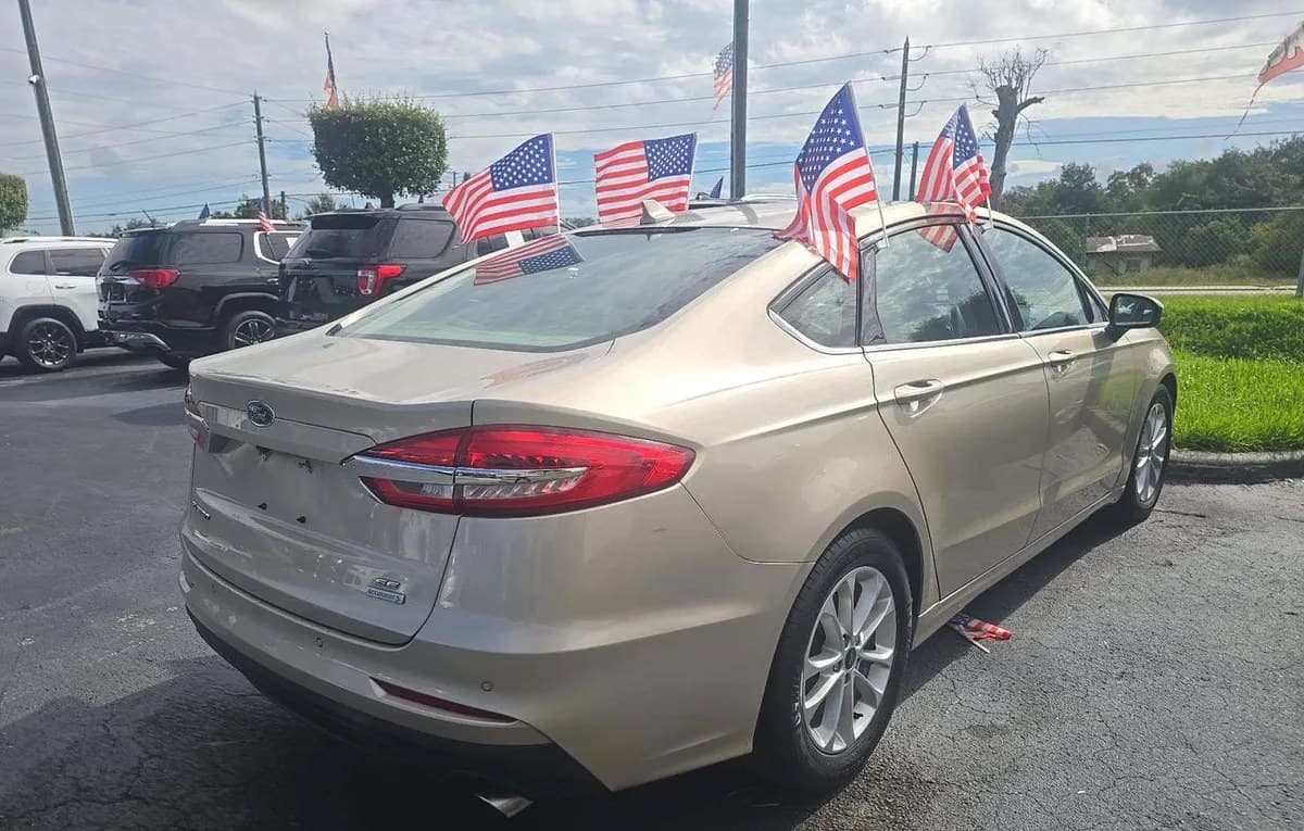 2019 FORD FUSION SE 4