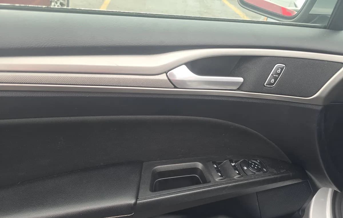 2020 FORD FUSION SE 6