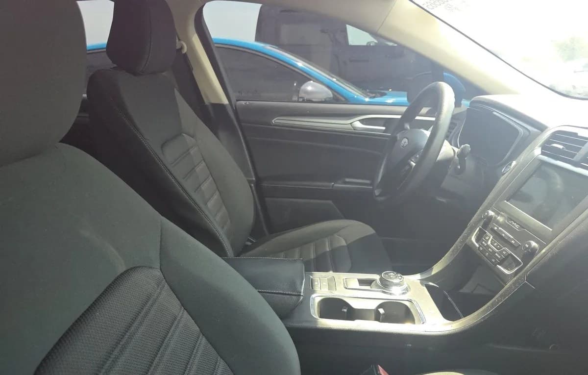 2020 FORD FUSION SE 4