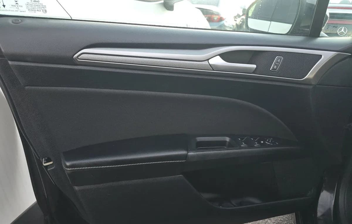 2020 FORD FUSION SE 6