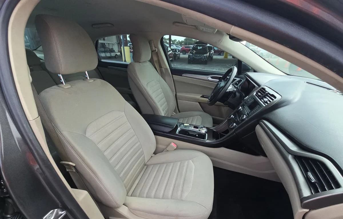 2018 FORD FUSION SE 4