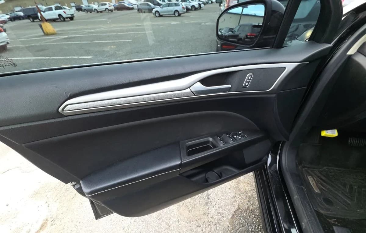 2020 FORD FUSION SE 6