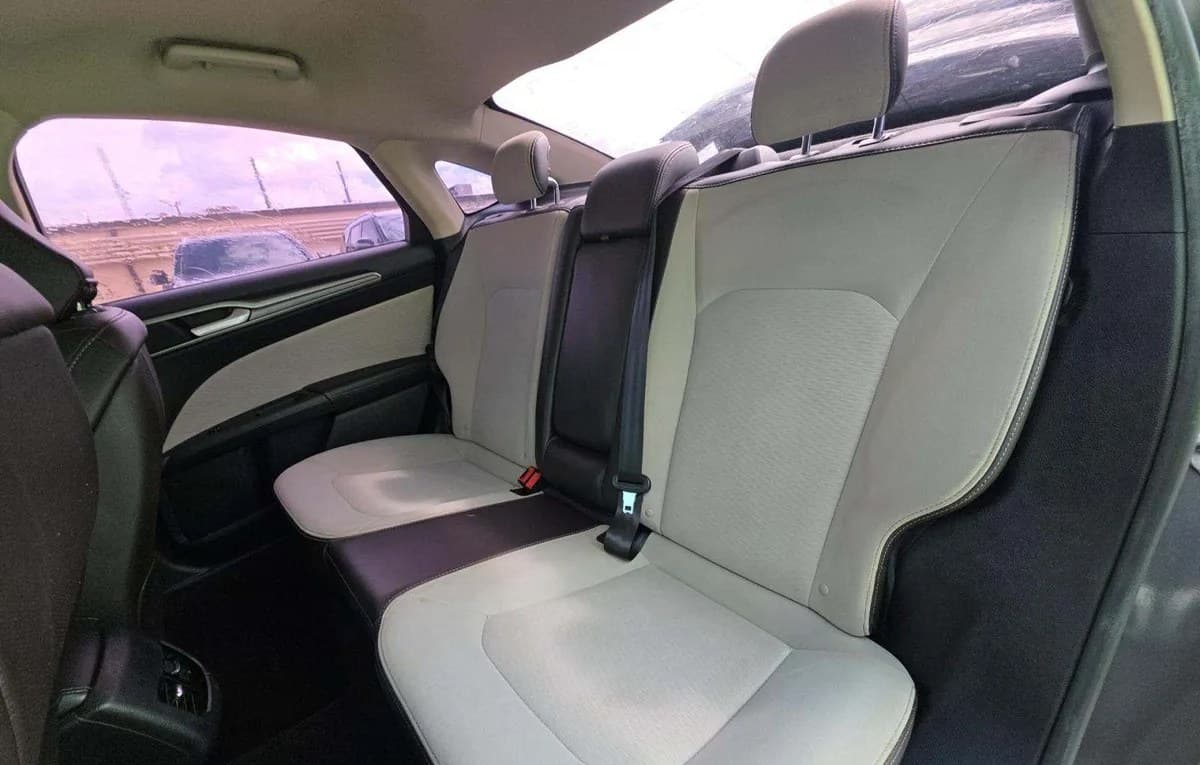 2020 FORD FUSION SE 7