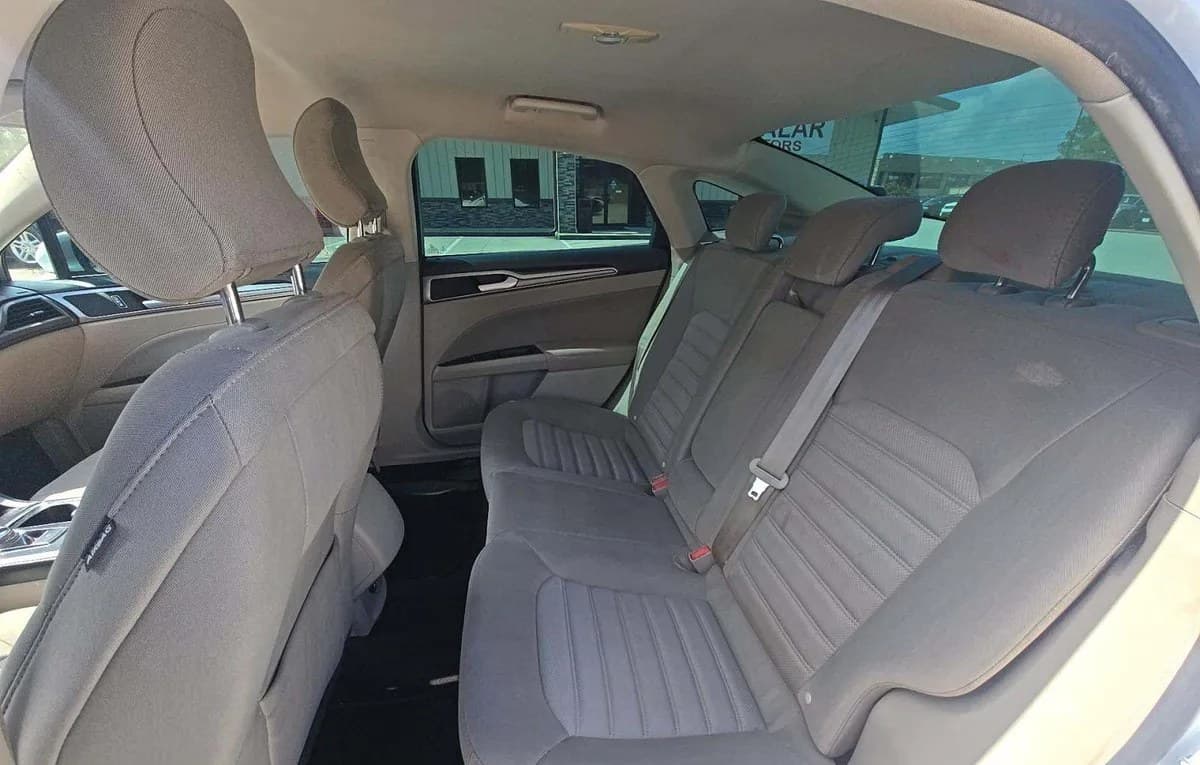 2017 FORD FUSION SE 6