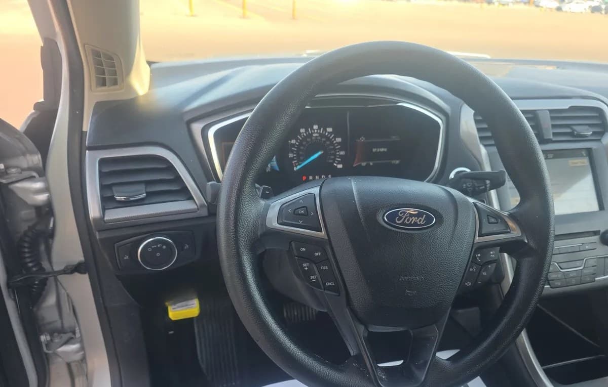 2017 FORD FUSION SE 6