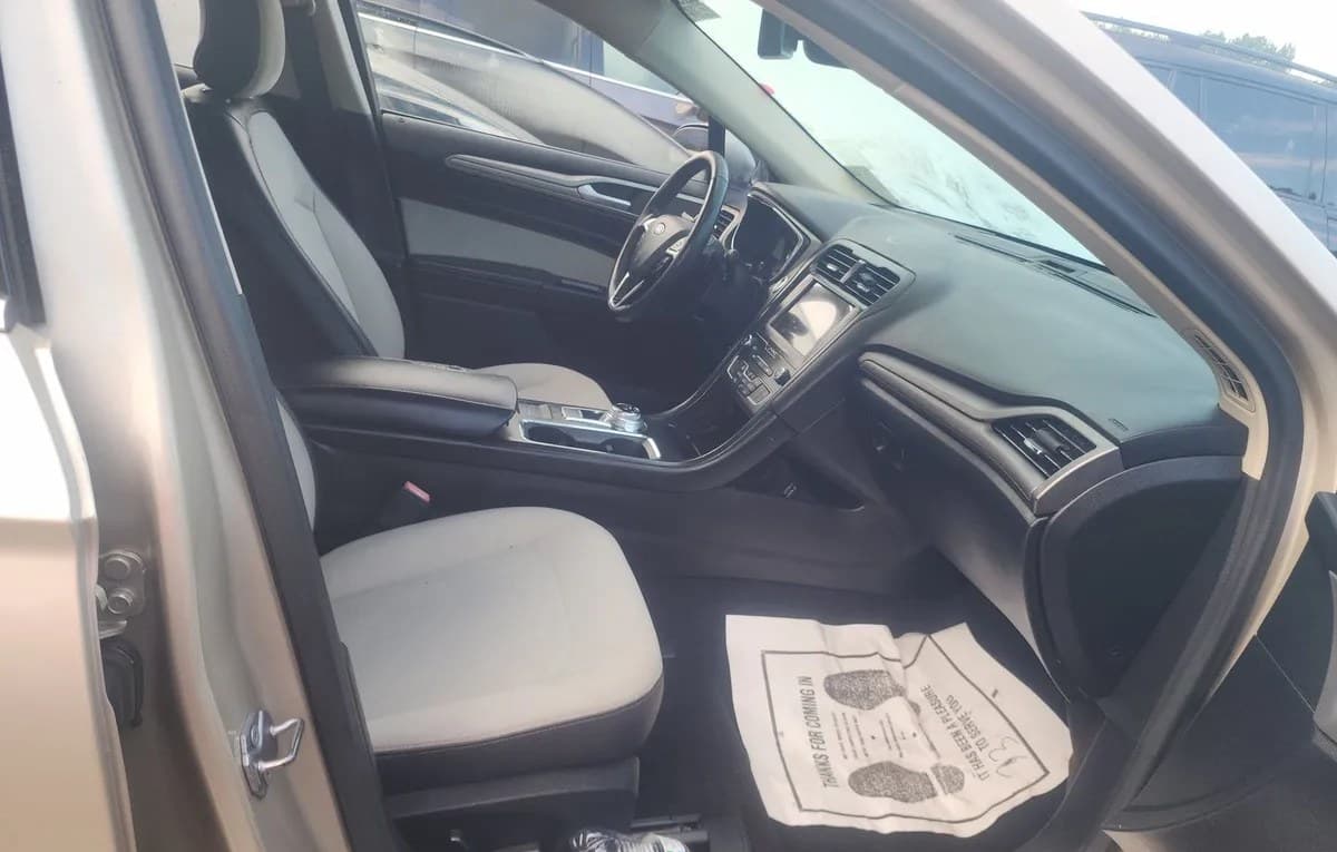 2019 FORD FUSION SE 4