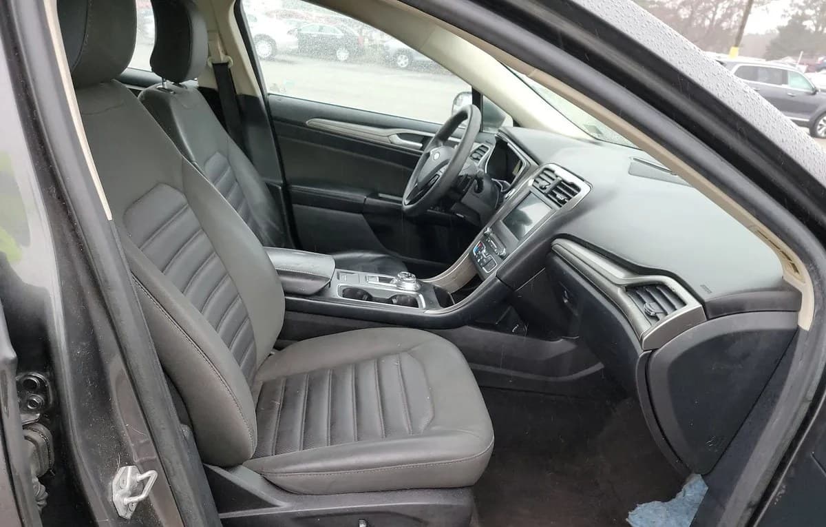 2017 FORD FUSION SE 4