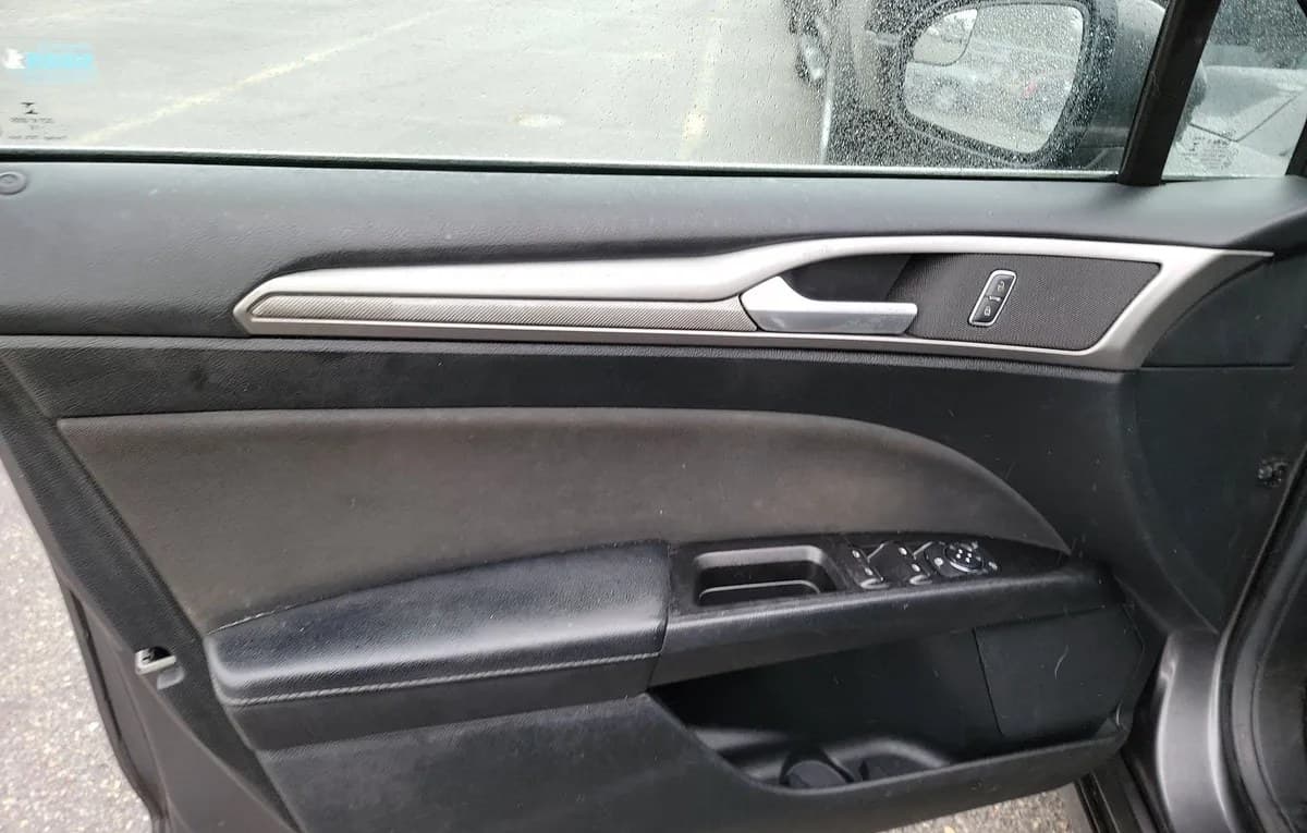 2017 FORD FUSION SE 5