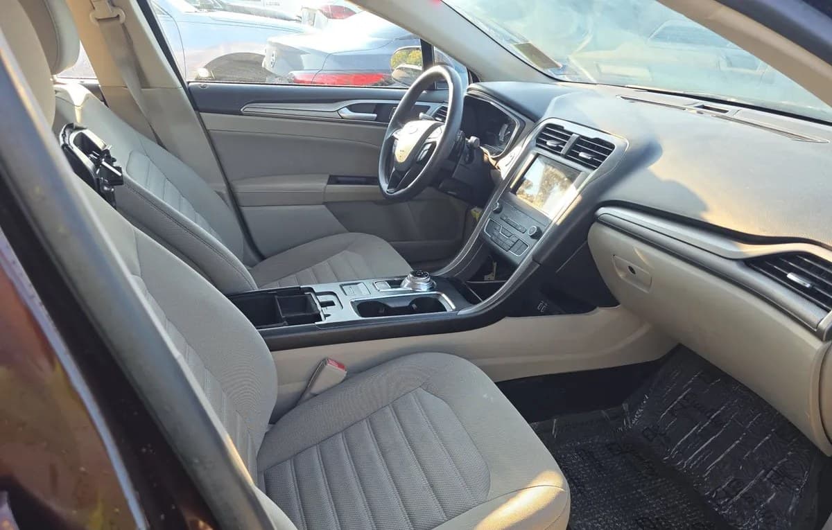 2019 FORD FUSION SE 4
