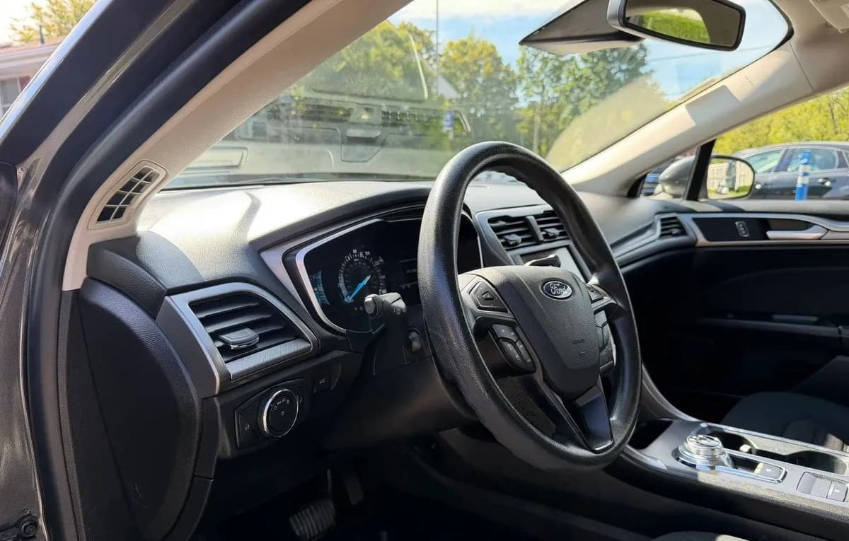 2019 FORD FUSION SE 7