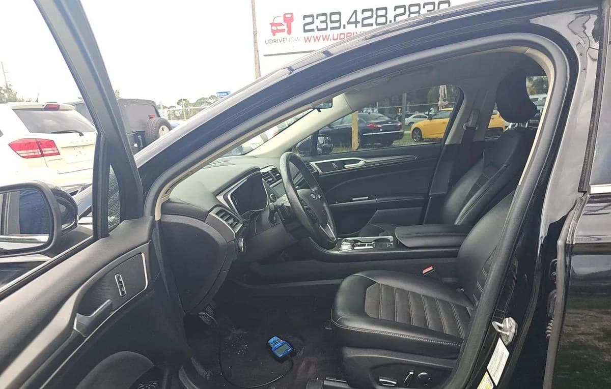 2017 FORD FUSION SE 4