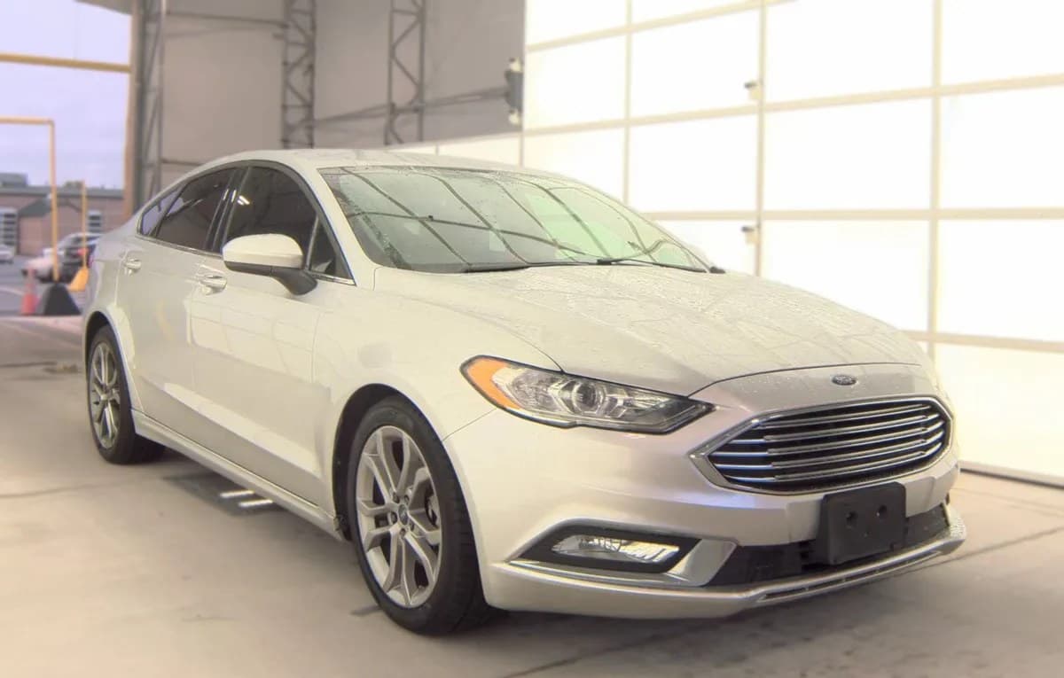 2017 FORD FUSION SE 4