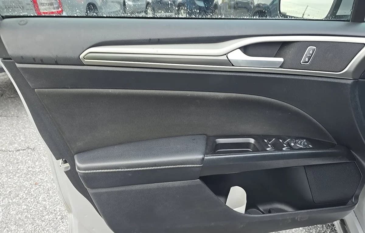 2017 FORD FUSION SE 6