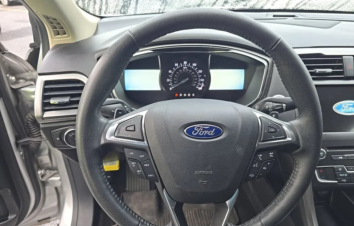 2017 FORD FUSION SE 7
