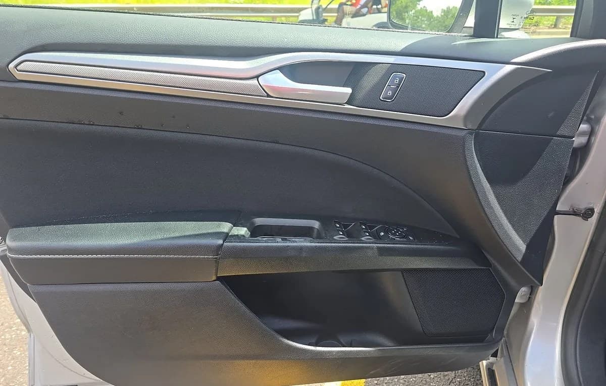 2019 FORD FUSION SE 6