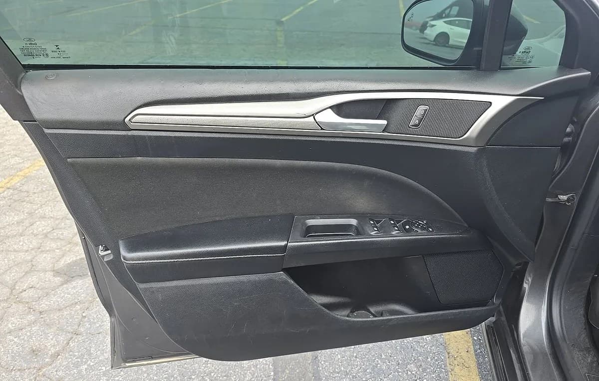 2019 FORD FUSION SE 6