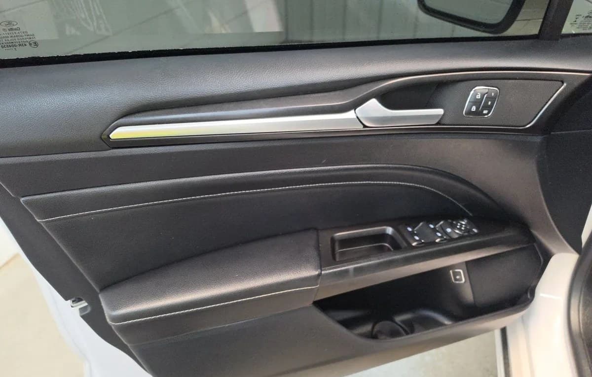 2020 FORD FUSION ENERGI Titanium 6