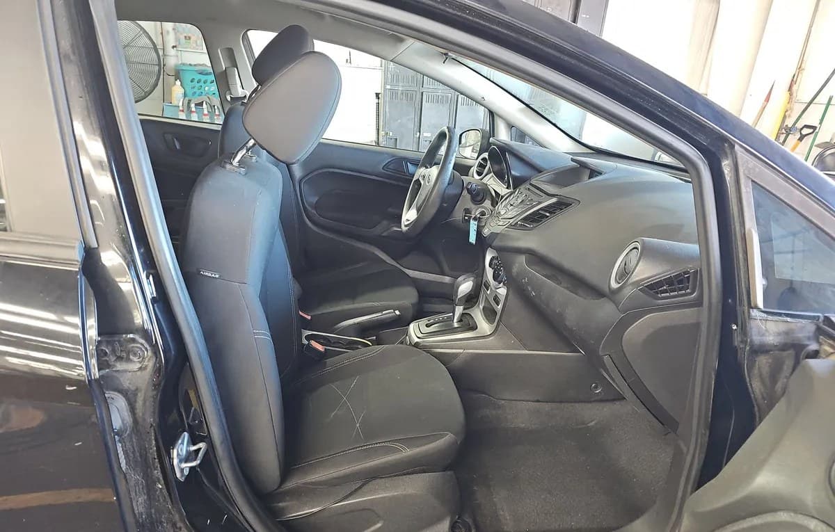 2017 FORD FIESTA SE 5