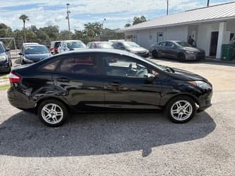 2017 FORD FIESTA SE 4