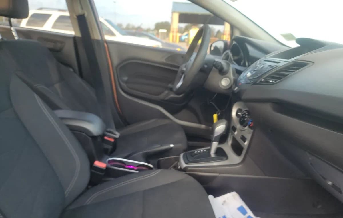 2017 FORD FIESTA SE 5