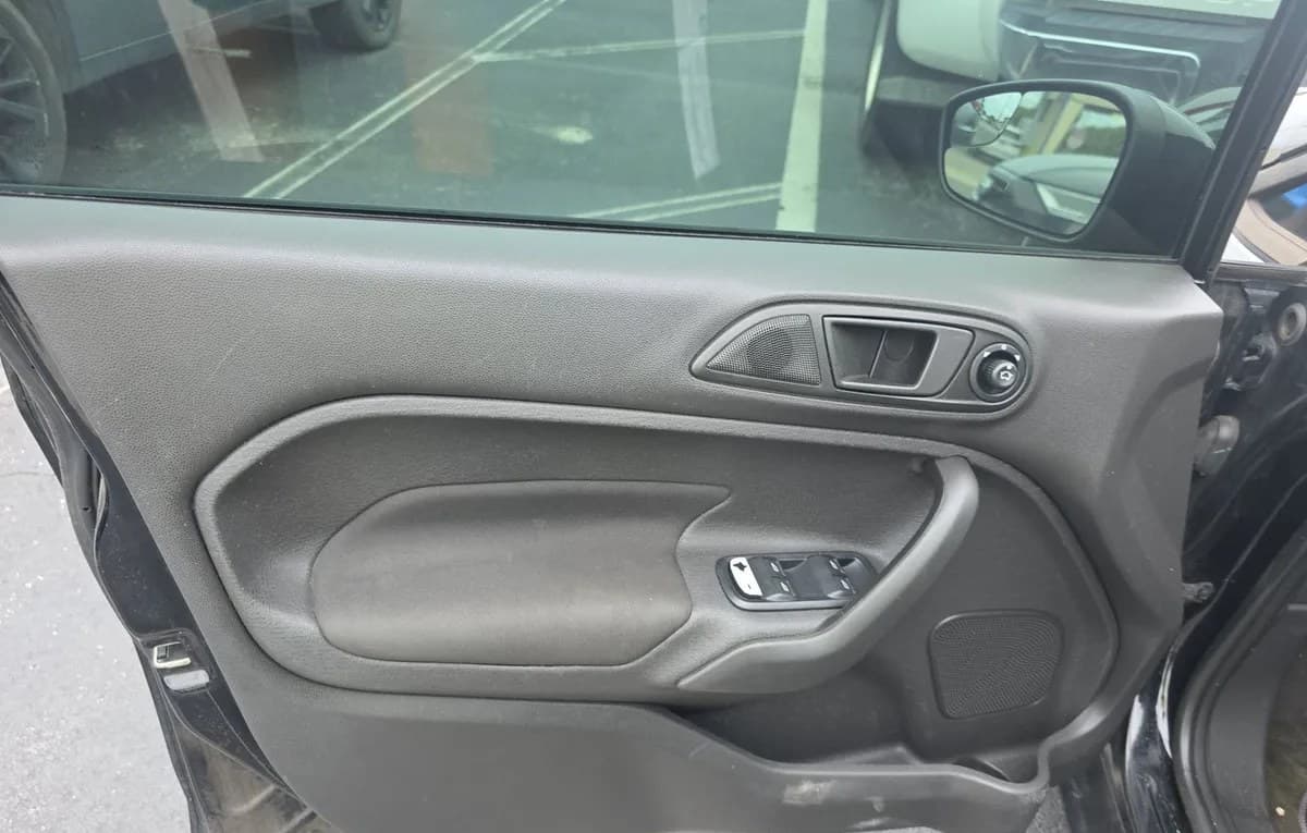 2018 FORD FIESTA SE 6