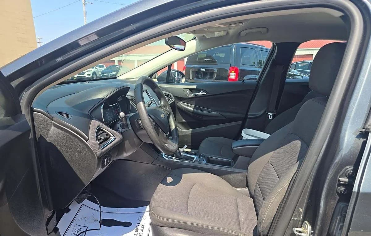 2017 CHEVROLET CRUZE LT 4