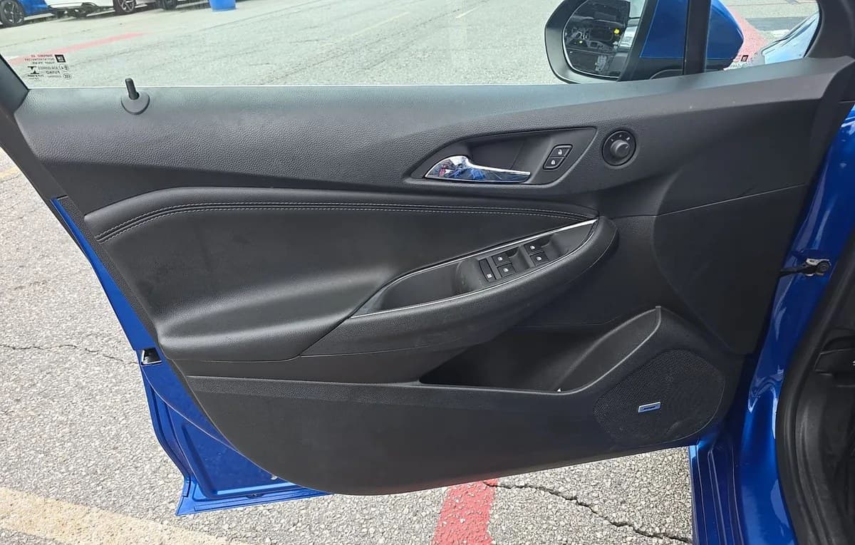 2017 CHEVROLET CRUZE Premier 6