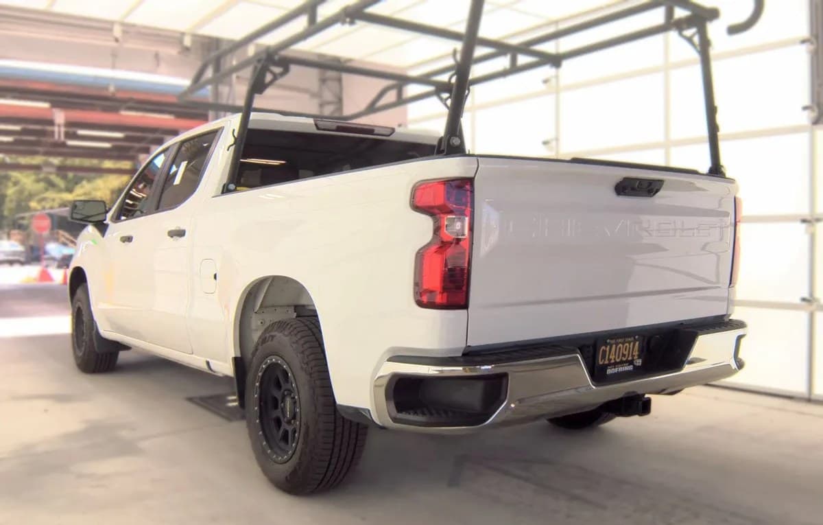 2024 CHEVROLET SILVERADO 1500 WT CREW CAB MEDIUM BED 1WT 5