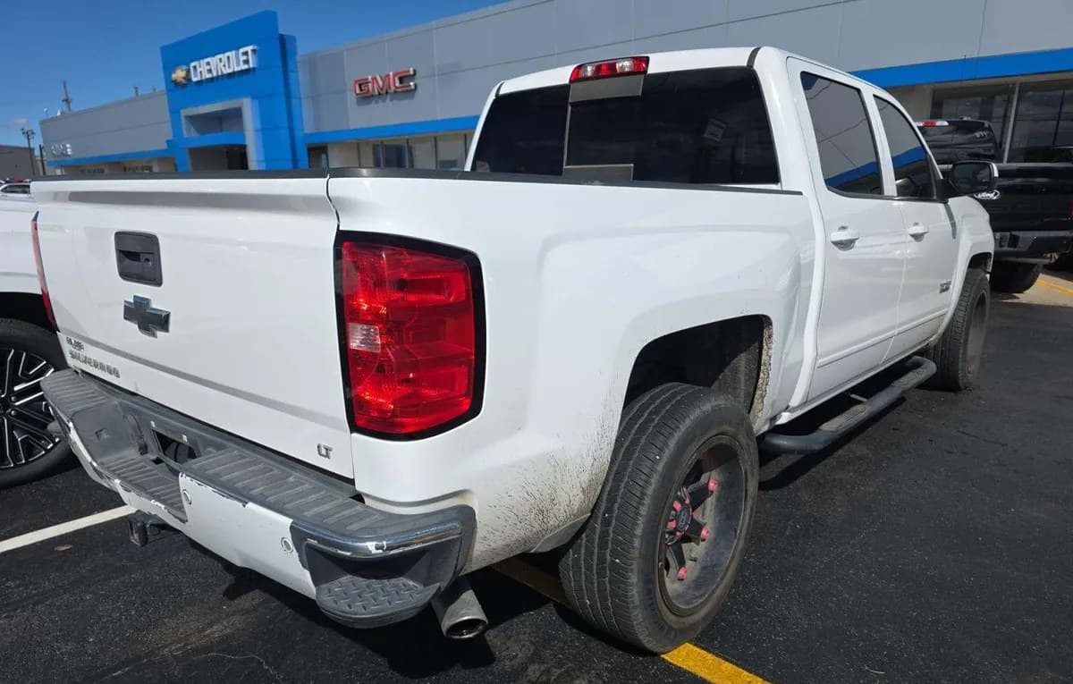 2017 CHEVROLET SILVERADO 1500 LT CREW CAB SHORT BED 1LT 4
