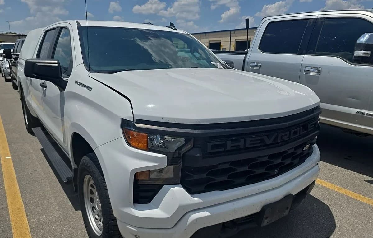 2023 CHEVROLET SILVERADO 1500 CUSTOM CREW CAB MEDIUM BED 1CX 4