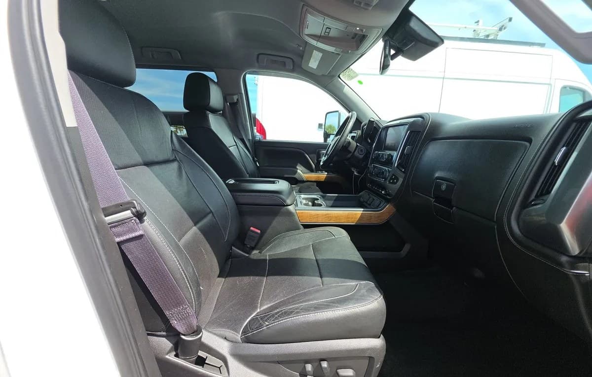 2017 CHEVROLET SILVERADO 1500 LTZ CREW CAB SHORT BED 1LZ 5
