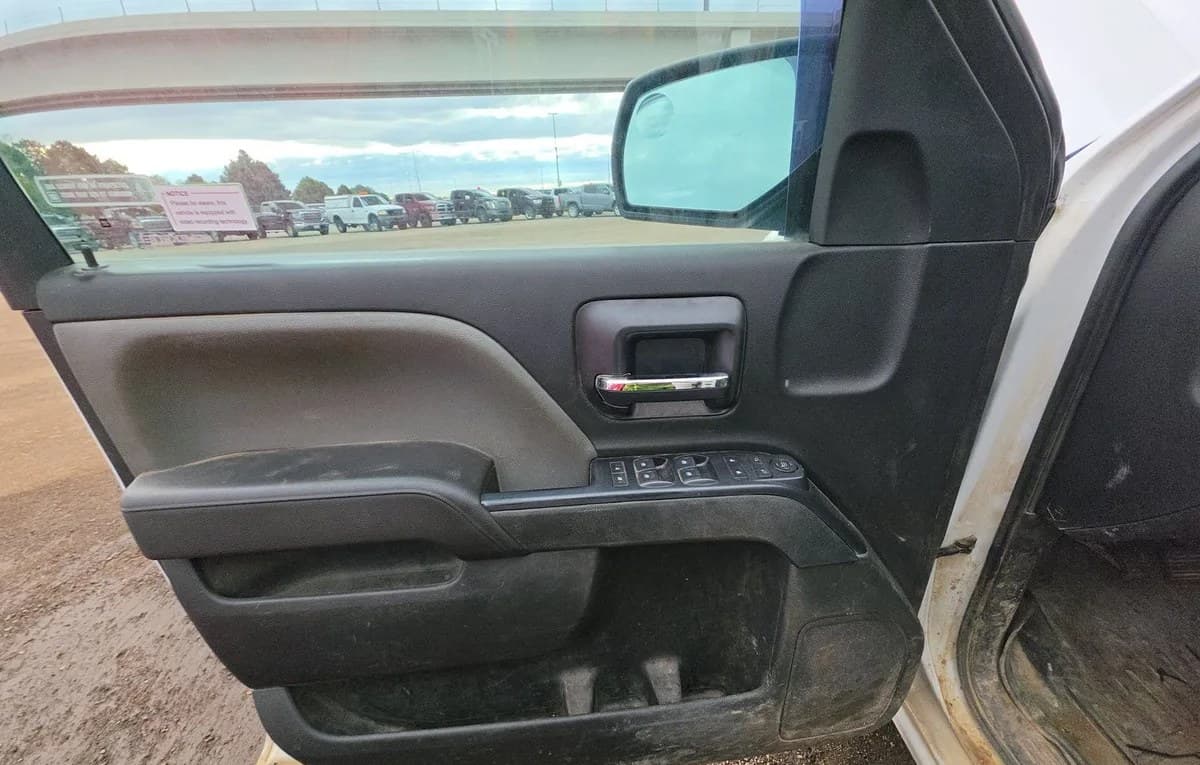 2017 CHEVROLET SILVERADO 1500 WT CREW CAB MEDIUM BED 1WT 6