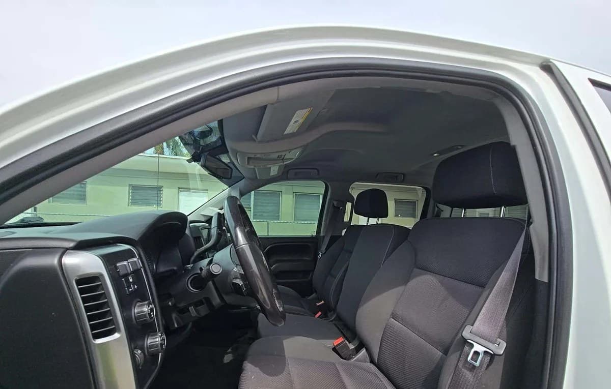2017 CHEVROLET SILVERADO 1500 LT CREW CAB MEDIUM BED 1LT 4