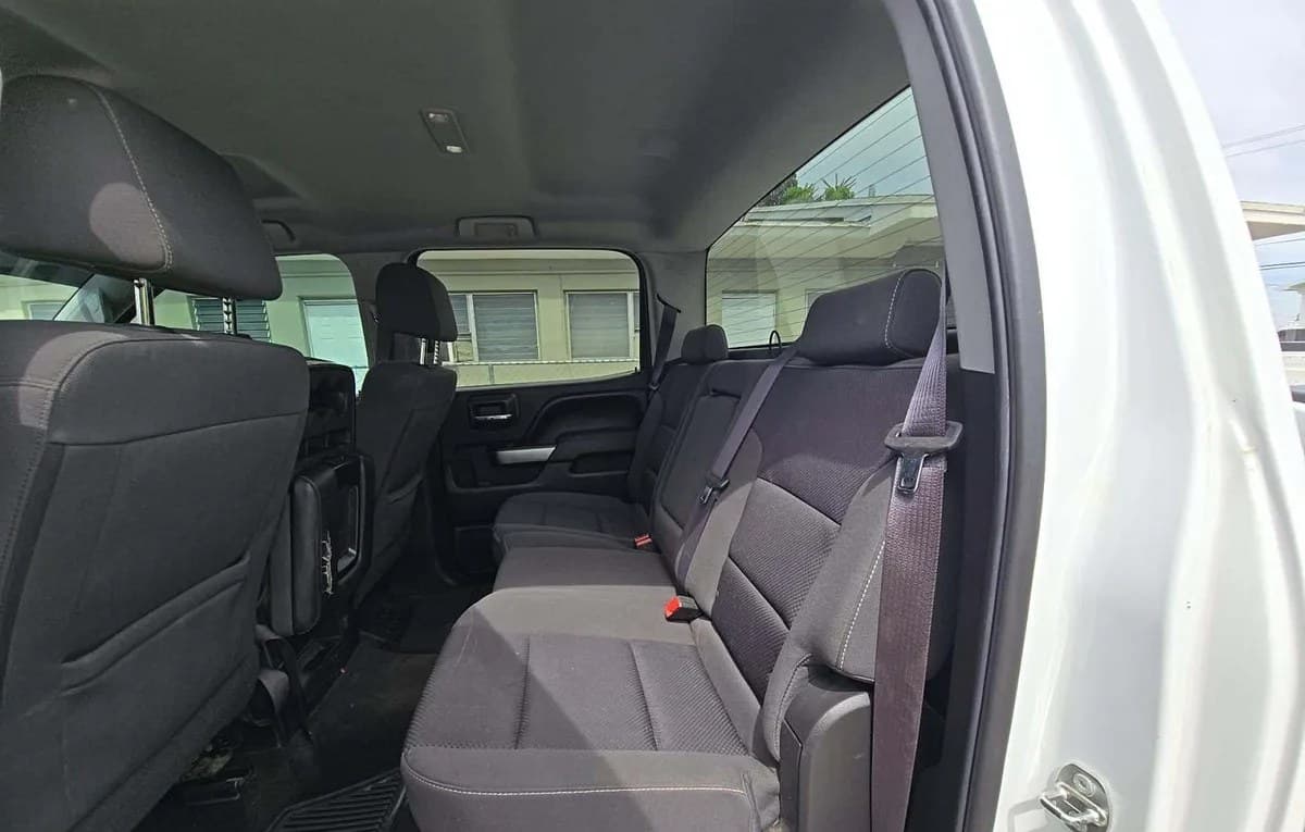 2017 CHEVROLET SILVERADO 1500 LT CREW CAB MEDIUM BED 1LT 7